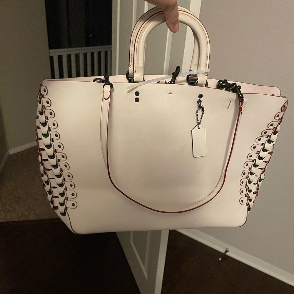 Coach Off White Genuine Glove tanned Leather Rogue Tote w/Link Detail